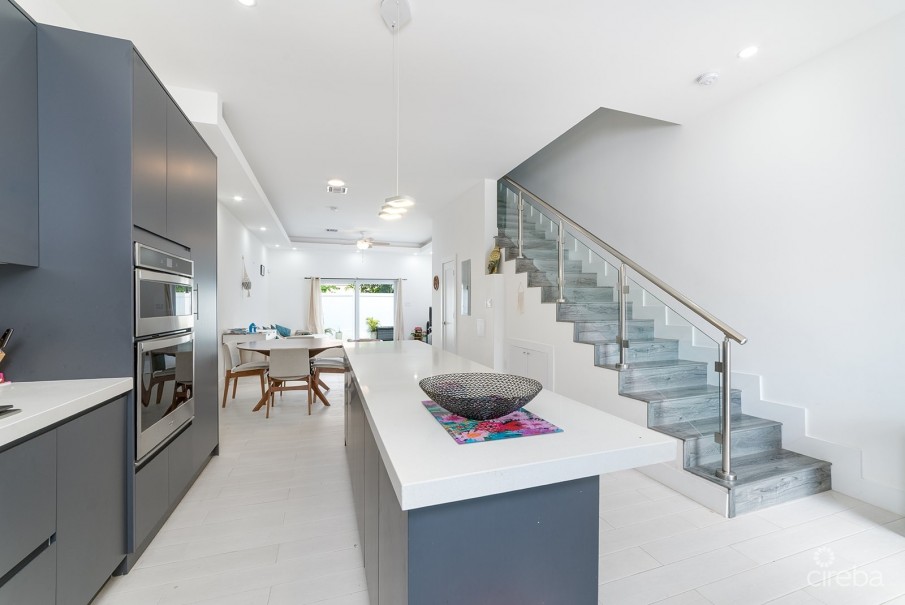 MANTRAS 2 BEDROOM TOWNHOME SOUTH SOUND - Image 2