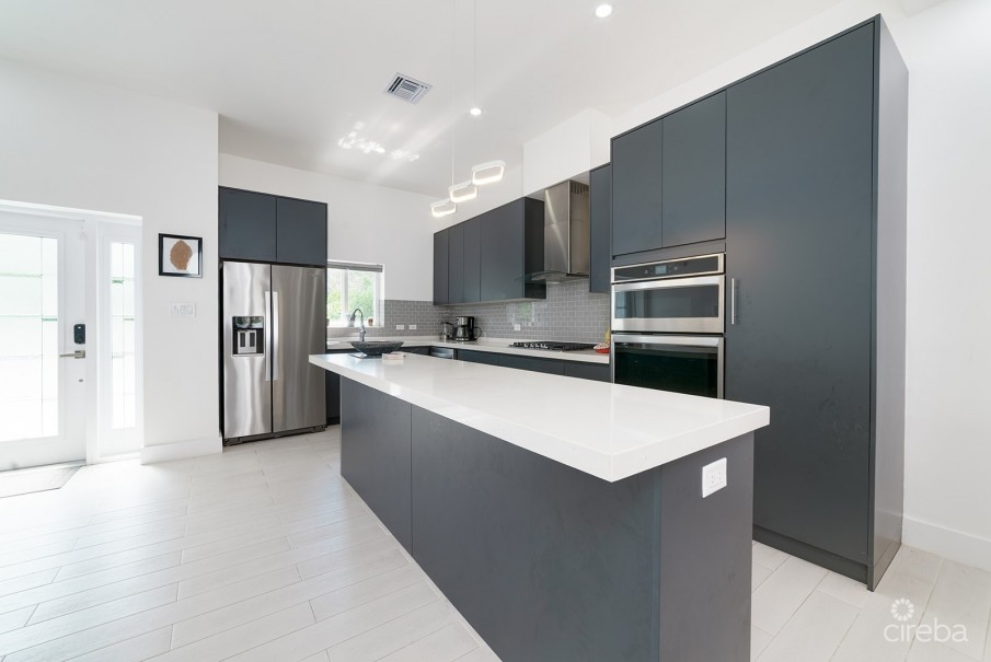 MANTRAS 2 BEDROOM TOWNHOME SOUTH SOUND - Image 3