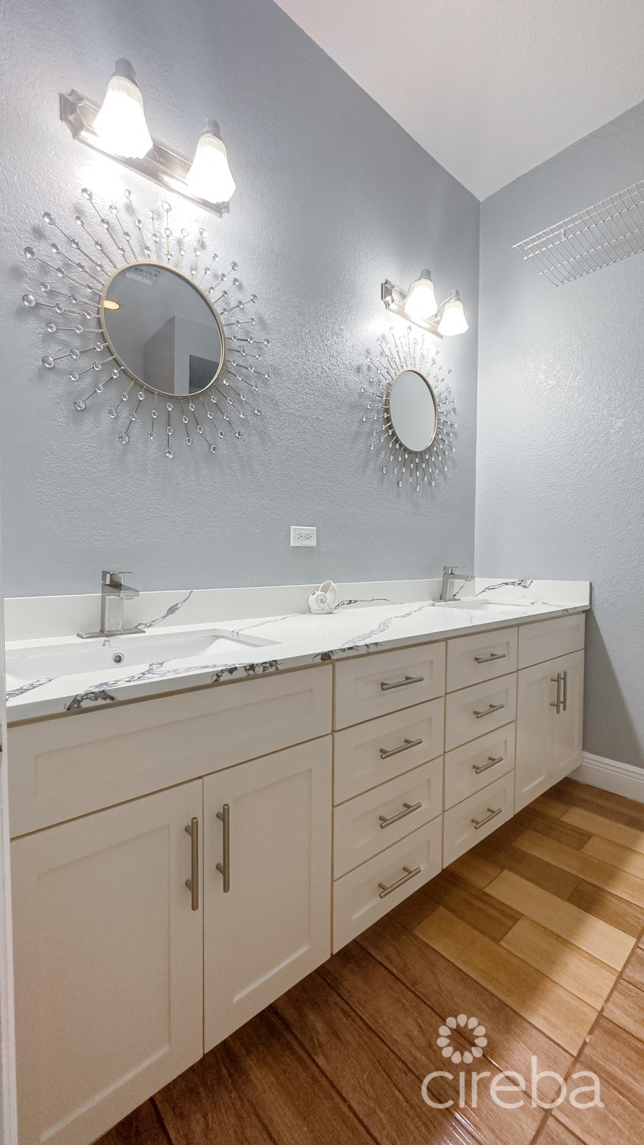 MIZPAH TOWNHOME WEST BAY - Image 6