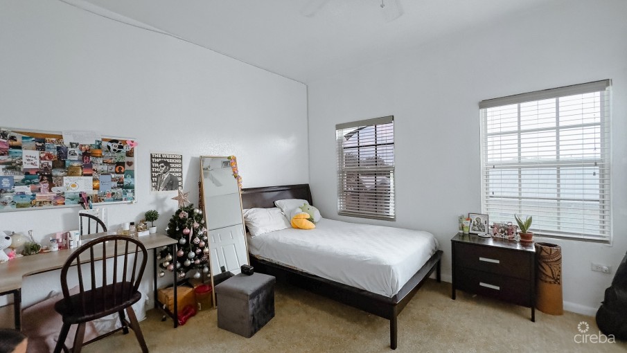 MIZPAH TOWNHOUSE WEST BAY - Image 4