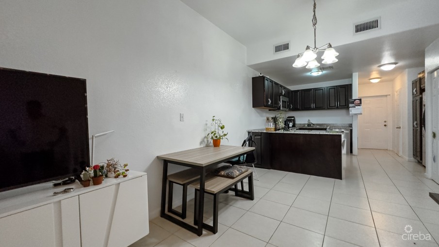 MIZPAH TOWNHOUSE WEST BAY - Image 2