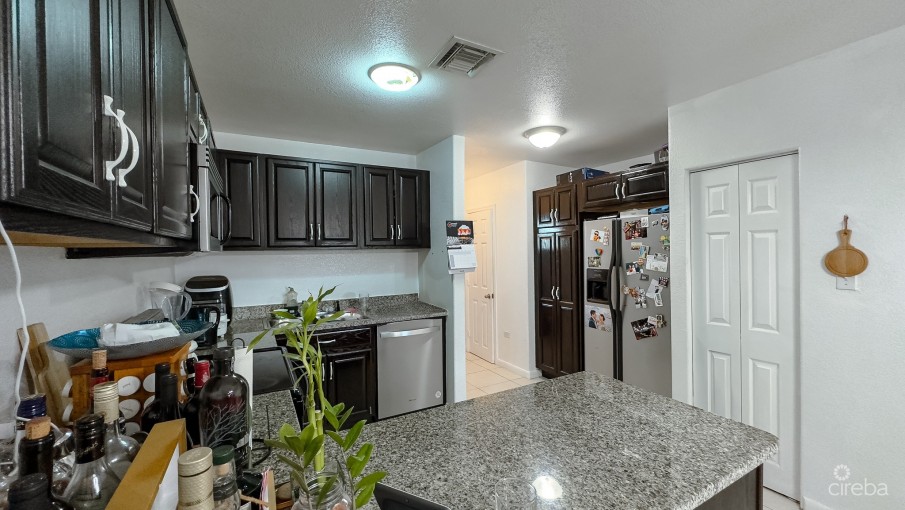 MIZPAH TOWNHOUSE WEST BAY - Image 1