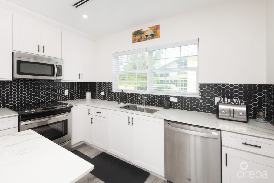MODERN OCEAN CLUB RETREAT - 2 BED/2.5BATH - Image 5