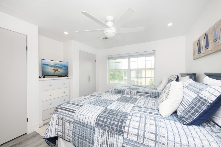 MODERN OCEAN CLUB RETREAT - 2 BED/2.5BATH - Image 11