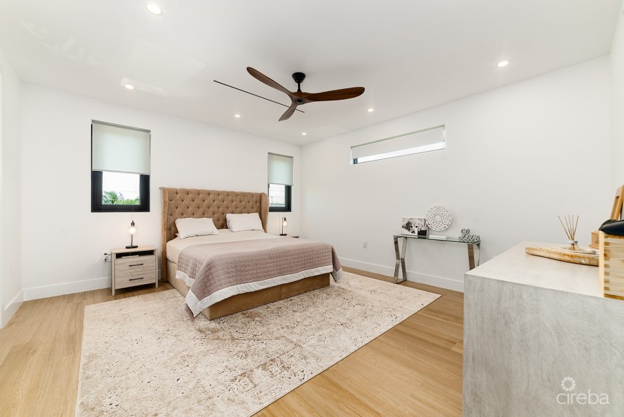 NUSA VILLAS BEAUTIFUL HOME WITH POOL - Image 16