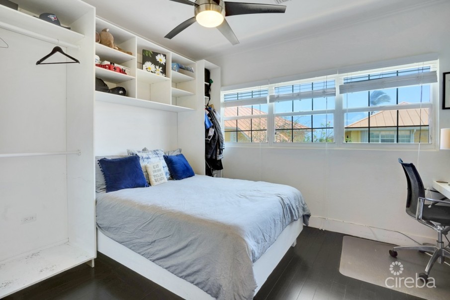 OCEAN CLUB 2 BED 2.5 BATH MODERN TOWN HOUSE - Image 6