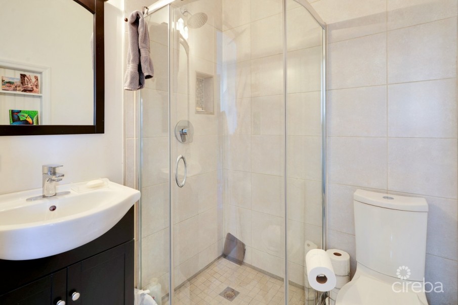 OCEAN CLUB 2 BED 2.5 BATH MODERN TOWN HOUSE - Image 12