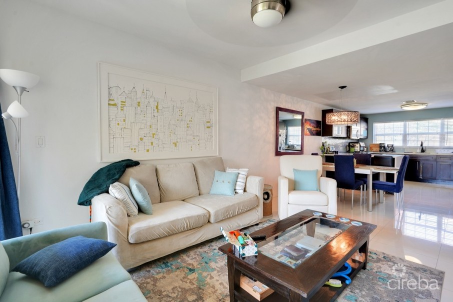 OCEAN CLUB 2 BED 2.5 BATH MODERN TOWN HOUSE - Image 2