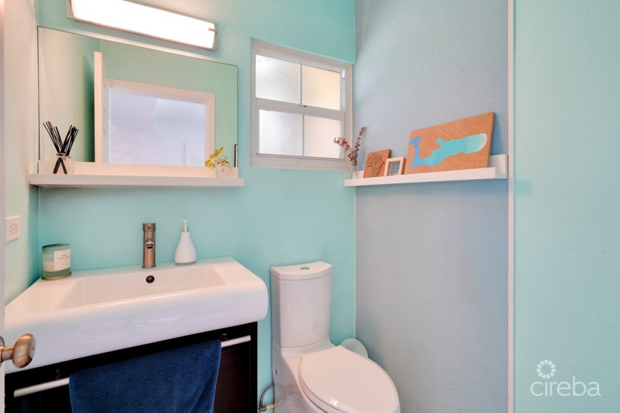 OCEAN CLUB 2 BED 2.5 BATH MODERN TOWN HOUSE - Image 3