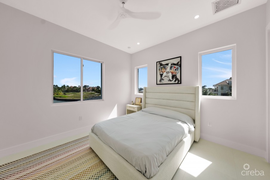 OCEAN LANE  NEWLY BUILT EXECUTIVE HOME - Image 12
