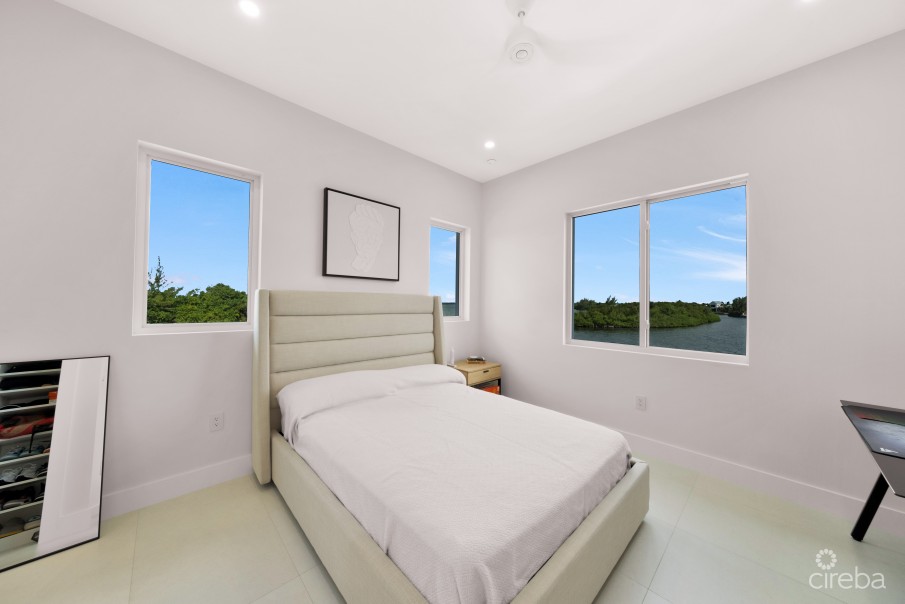 OCEAN LANE  NEWLY BUILT EXECUTIVE HOME - Image 14