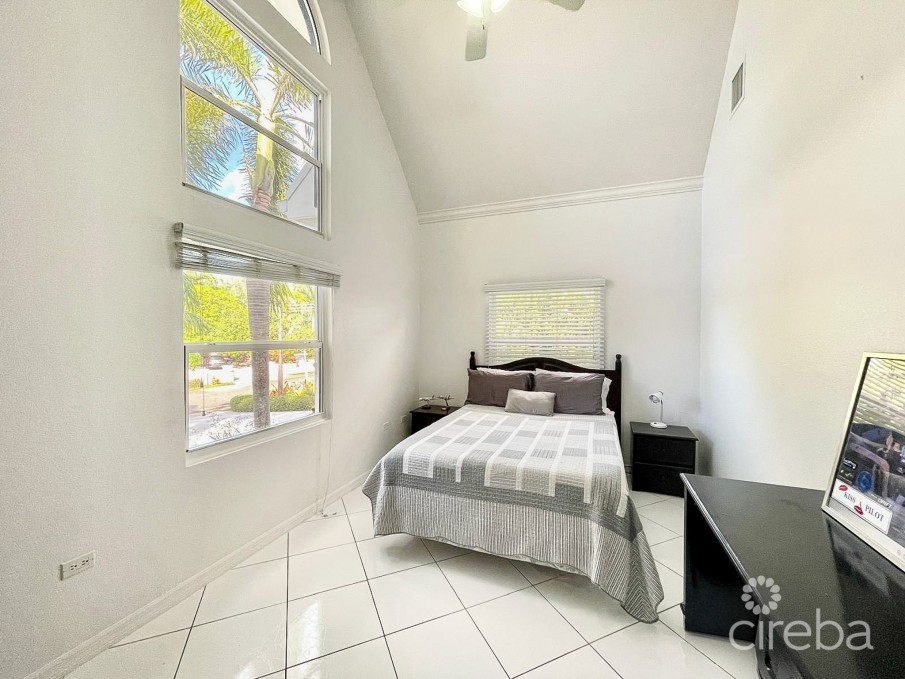 OCEAN VIEW FAMILY HOME SPOTTS - Image 9