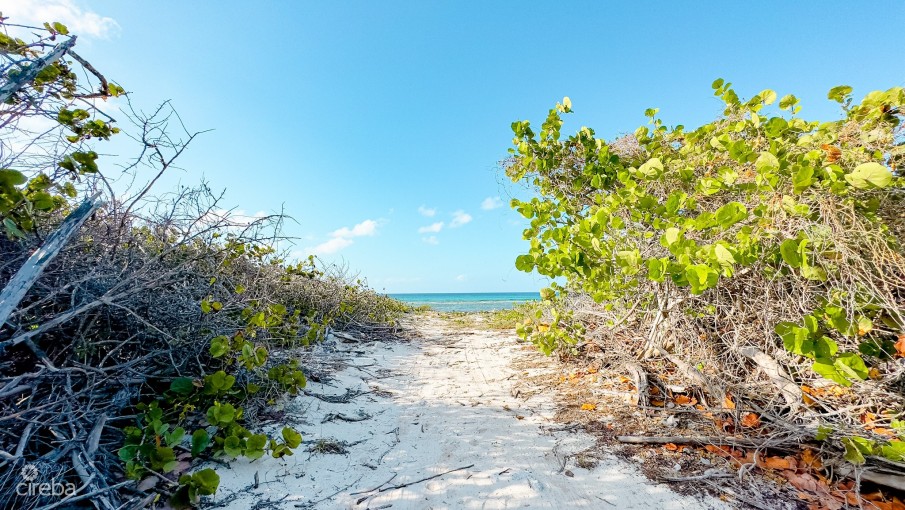 OCEANFRONT LAND LITTLE CAYMAN  - Image 5