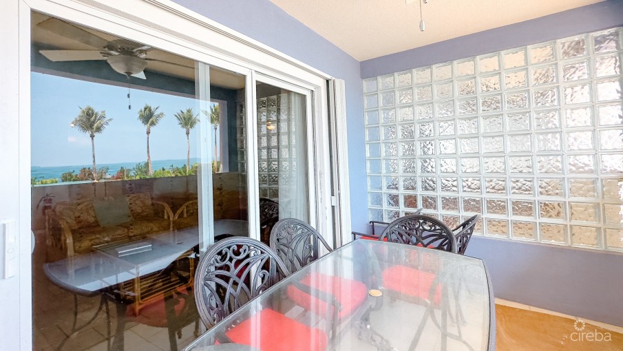 MOON BAY OCEANFRONT CONDO - Image 9