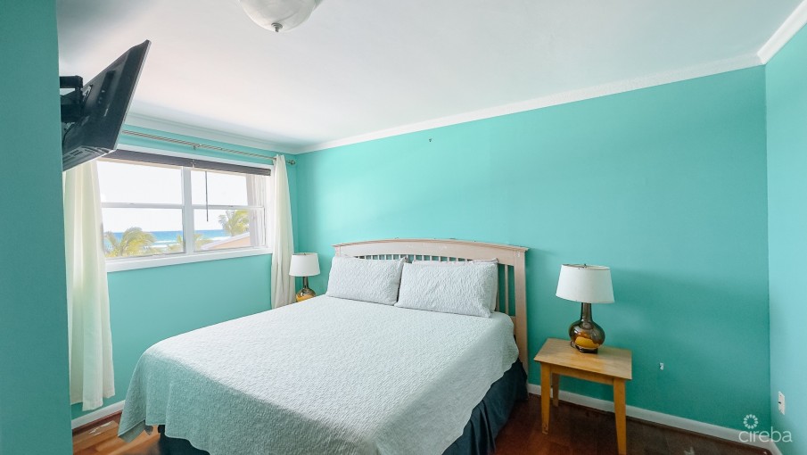 MOON BAY OCEANFRONT CONDO - Image 8