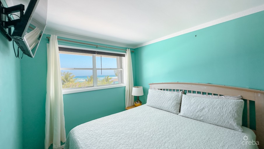MOON BAY OCEANFRONT CONDO - Image 2