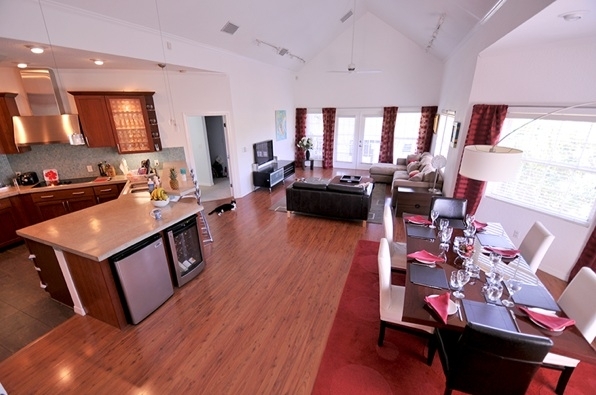 OMEGA BAY TOWN HOME - Image 2