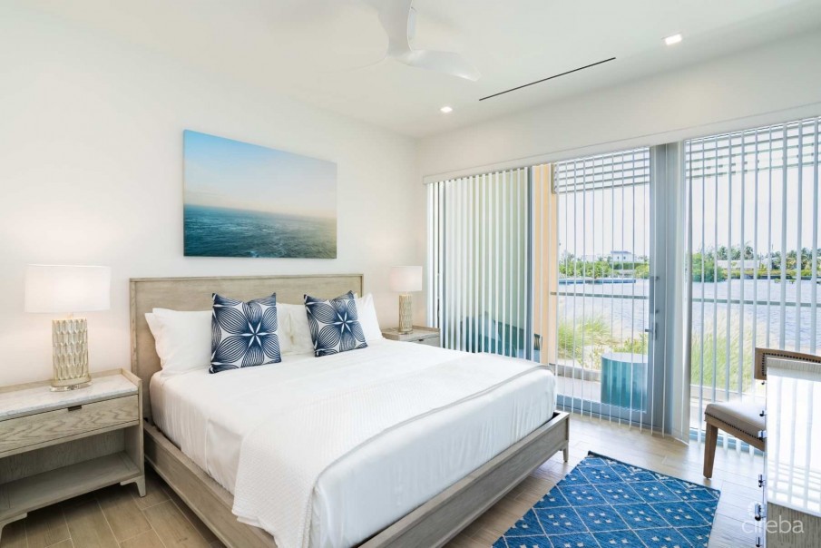 ONE CANAL POINT 512 WITH 30FT BOAT DOCK - Image 6