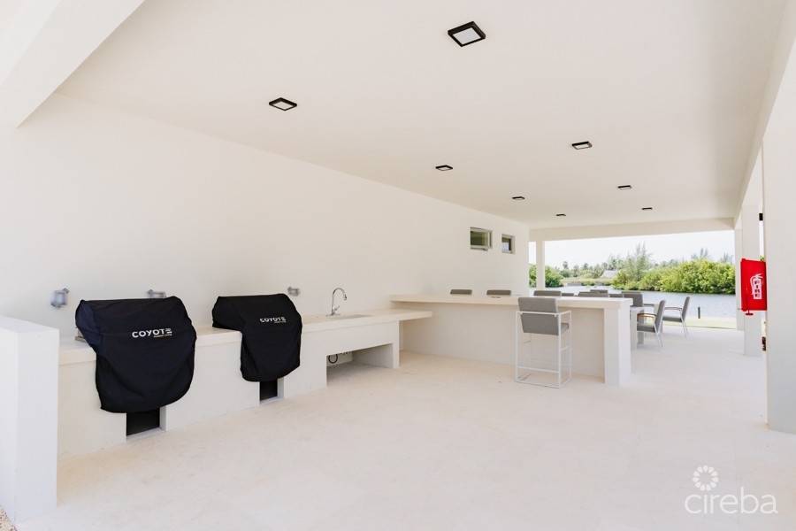 ONE CANAL POINT 512 WITH 30FT BOAT DOCK - Image 15