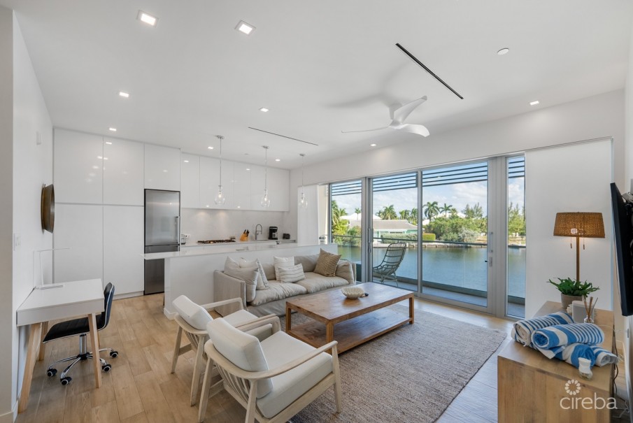 ONE CANAL POINT 526 WITH DOCK - Image 8