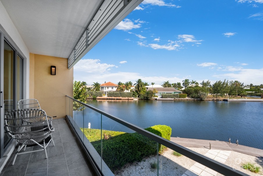 ONE CANAL POINT 526 WITH DOCK - Image 14