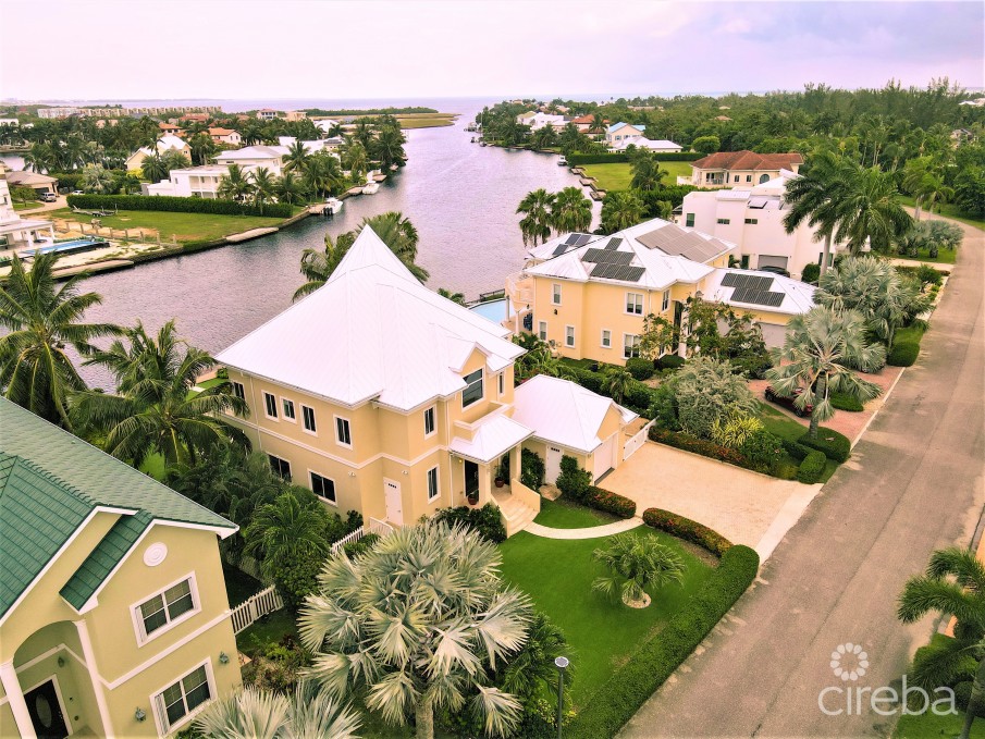 OUTSTANDING CANAL FRONT HOME, GRAND HARBOUR - Image 3