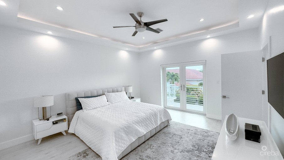 PATRICKS ISLAND EXECUTIVE HOME - Image 11