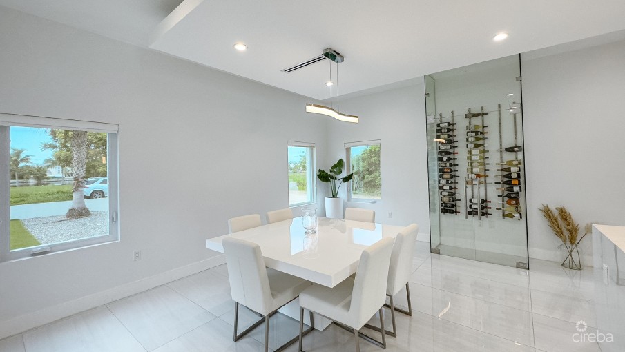 PATRICKS ISLAND EXECUTIVE HOME - Image 2