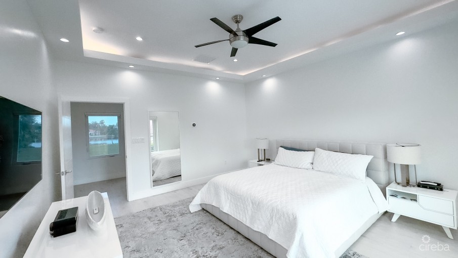 PATRICKS ISLAND EXECUTIVE HOME - Image 10
