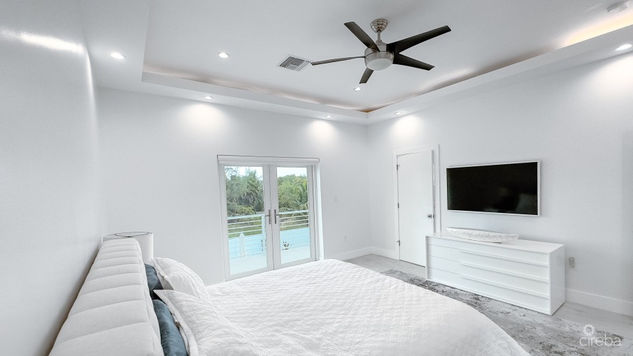 PATRICKS ISLAND EXECUTIVE HOME - Image 13