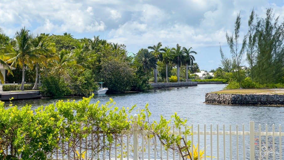 PATRICKS ISLAND WATERFRONT HOME ON CORNER LOT - Image 24
