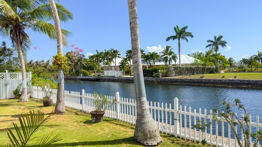 PATRICKS ISLAND WATERFRONT HOME ON CORNER LOT - Image 25
