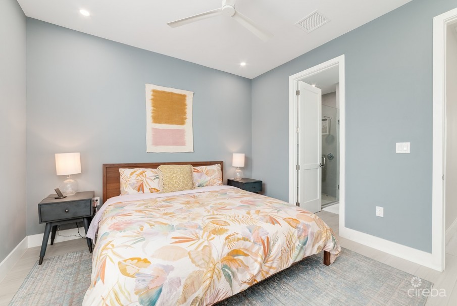 PERIWINKLE 2 BEDROOM WITH DESIGNER FURNISHINGS - Image 9