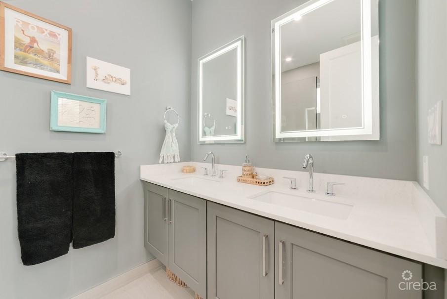 PERIWINKLE 2 BEDROOM WITH DESIGNER FURNISHINGS - Image 11