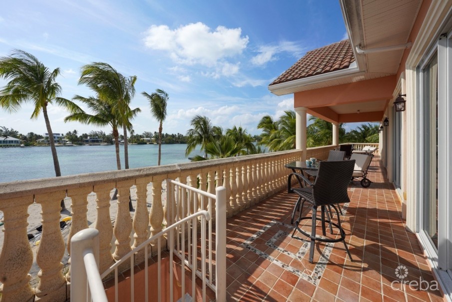 PIECES OF EIGHT, CAYMAN KAI W/200 FT OF BEACHFRONT AND 3 DOCKS - Image 23