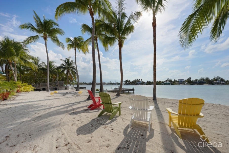 PIECES OF EIGHT, CAYMAN KAI W/200 FT OF BEACHFRONT AND 3 DOCKS - Image 24