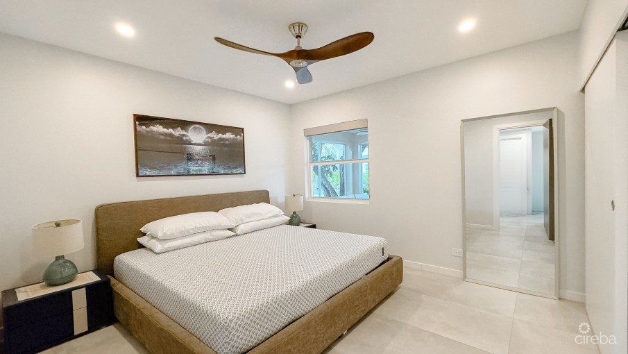 PLANTATION VILLAGE SEVEN MILE BEACH - Image 9