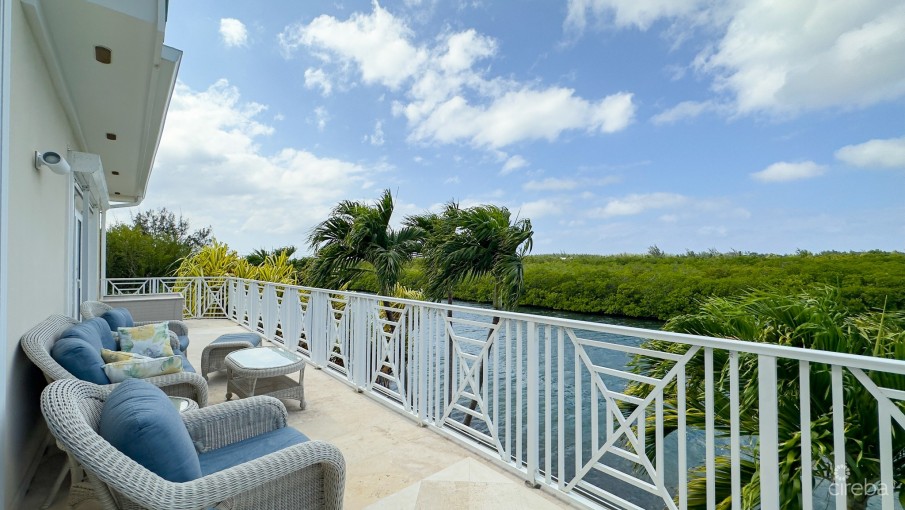 RALEIGH HARBOUR  PENTHOUSE WITH  DOCK - Image 22