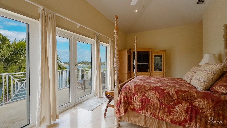 RALEIGH HARBOUR  PENTHOUSE WITH  DOCK - Image 10