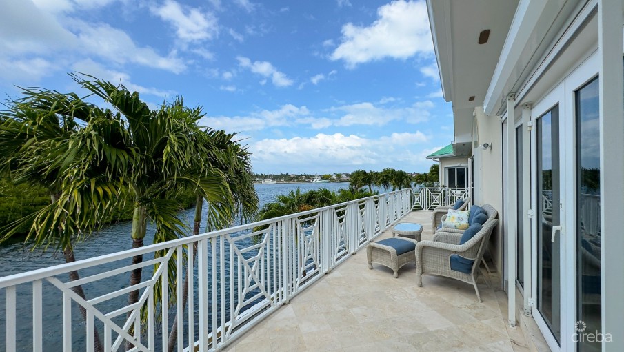 RALEIGH HARBOUR  PENTHOUSE WITH  DOCK - Image 23