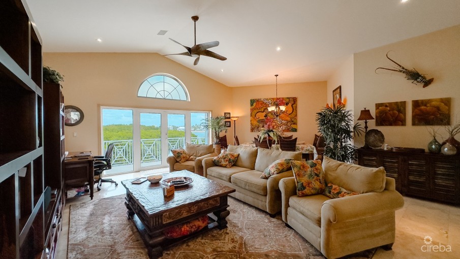 RALEIGH HARBOUR  PENTHOUSE WITH  DOCK - Image 1