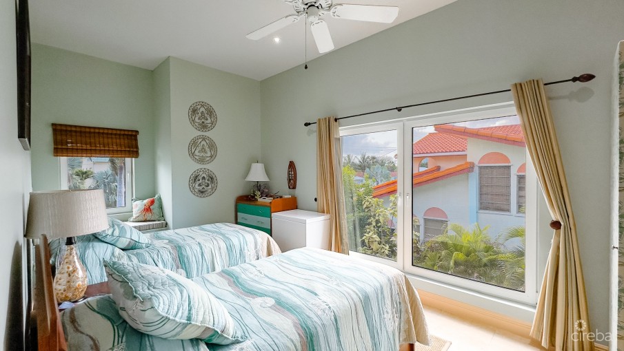 RALEIGH HARBOUR  PENTHOUSE WITH  DOCK - Image 17