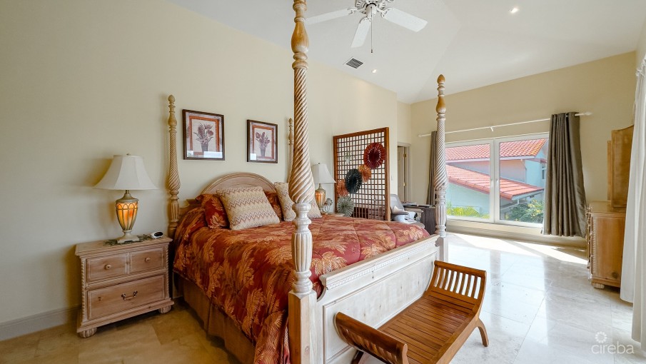 RALEIGH HARBOUR  PENTHOUSE WITH  DOCK - Image 9