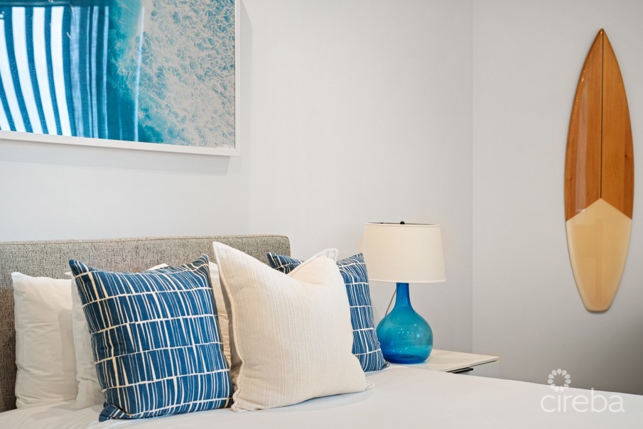 RUM POINT CLUB 305 - Image 9