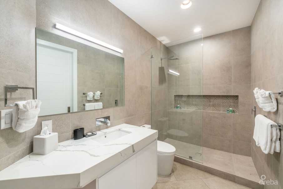 RUM POINT RESORT - PENTHOUSE #501 - Image 15