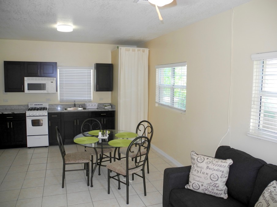 Savannah 1 bedroom 1 bath Home - Image 1