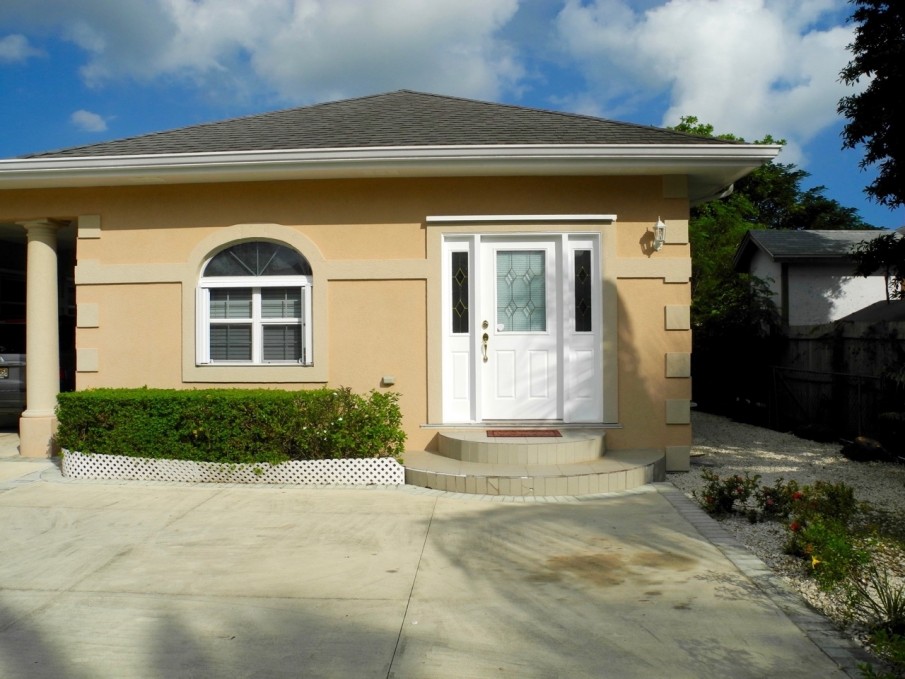 Savannah 1 bedroom 1 bath Home - Image 11