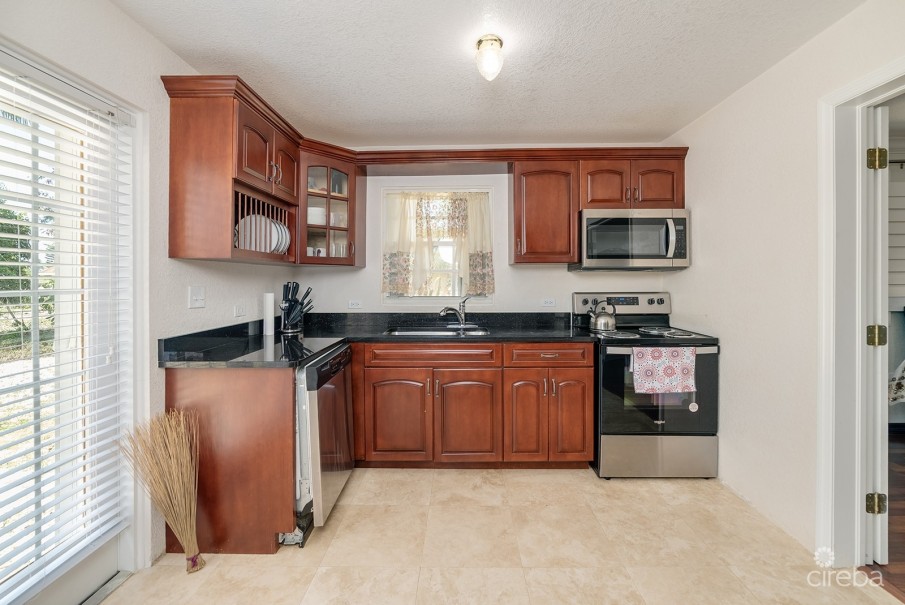 SAVANNAH 3 BED HOME WITH 1 BED RENTAL INCOME - Image 5