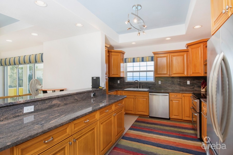 SAVANNAH BLUFF OCEANFRONT HOME - Image 12