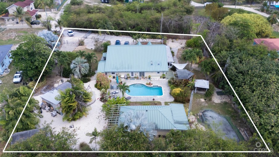 SAVANNAH HOME ON 0.73 ACRE WITH APARTMENT & POOL - Image 24